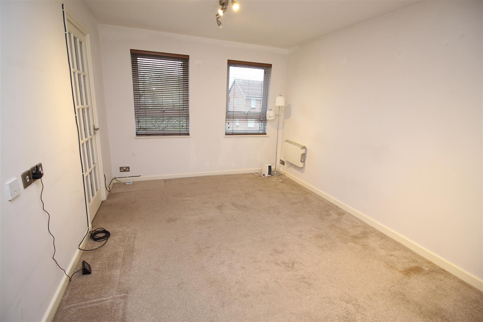 1 bed property in Wyre Court, Reading